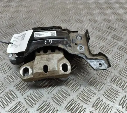 Engine mount bracket