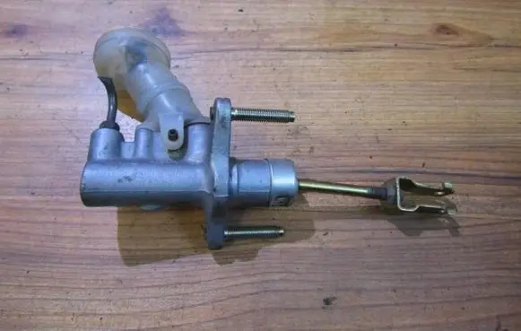 Toyota Corolla E100 Clutch master cylinder