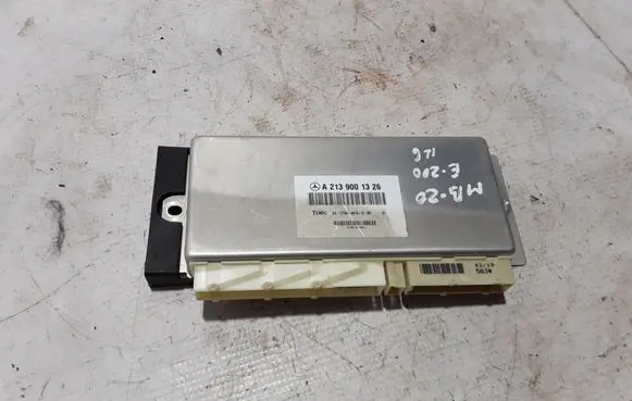 Mercedes-Benz E W213 Air suspension control unit module (rear) A2139001326