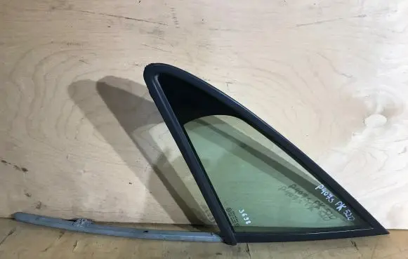 Peugeot 407 Front door vent window glass four-door 
