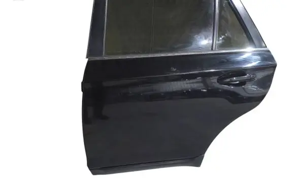 Subaru Outback (BS) Rear door