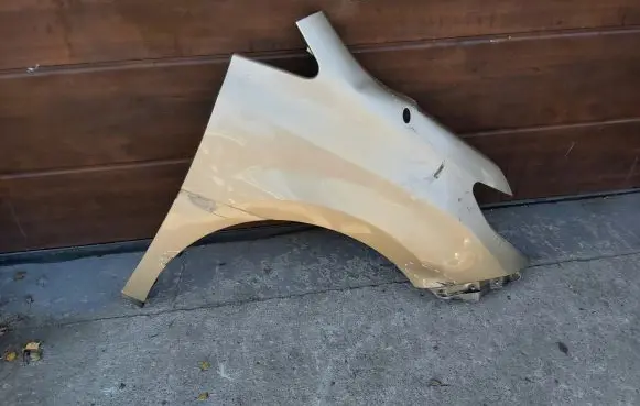 Toyota Sienna XL10 I Fender