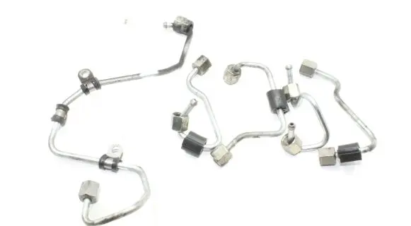 Volkswagen PASSAT CC Fuel injector supply line/pipe 
