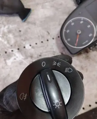 Volkswagen Touran I Light switch 1T0941431P