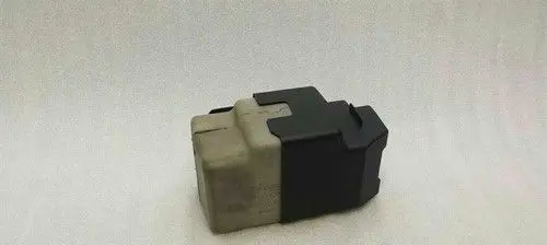 Mercedes-Benz E W211 Central locking vacuum pump A0008002548