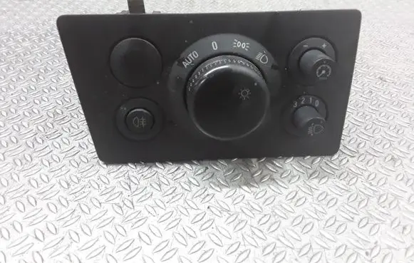 Opel Zafira B Light switch 13205867
