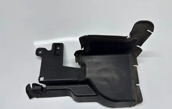 Volvo V70 Intercooler air guide/duct channel M0N7A