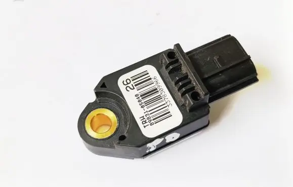 Toyota Avensis T270 Airbag deployment crash/impact sensor 8983105040