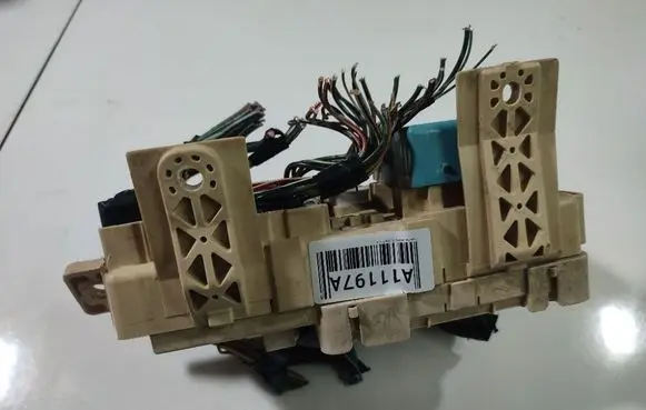 Toyota Avensis T250 Fuse box set 905769