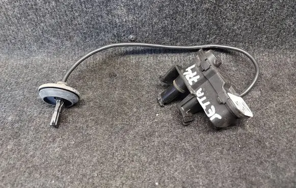 Volkswagen Jetta VI Fuel tank cap lock motor 5C6810773H 100516074234