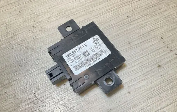 Audi A3 S3 A3 Sportback 8P Alarm control unit/module 1K0907719C