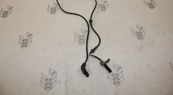 Mercedes-Benz S W221 ABS brake wheel speed sensor A0035429318