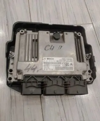 Citroen C4 II Engine control unit/module ECU 9805947680