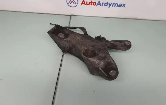 BMW X5 E70 Engine mounting bracket 6778331 22116778331