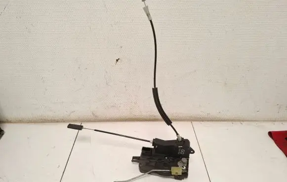 Opel Vectra C Front door lock 13157762