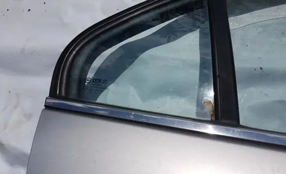 Chevrolet Epica Rear vent window glass 