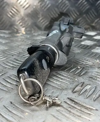Volkswagen Golf IV Ignition lock 4B0905851C