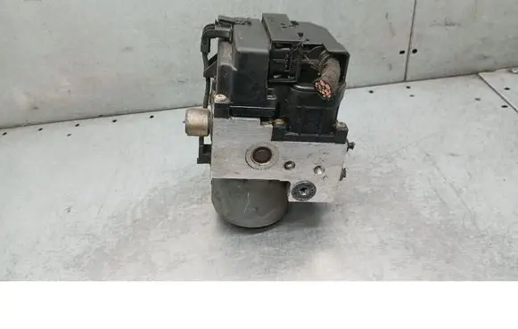 Volkswagen PASSAT B5 ABS Pump 8E0614111