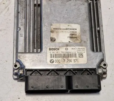 BMW X3 E83 Engine control unit/module 7796571 7798540 0281011564