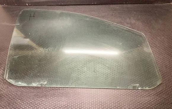 Seat Alhambra (Mk1) Front door window glass four-door 43R001100 DOT249AS2M24
