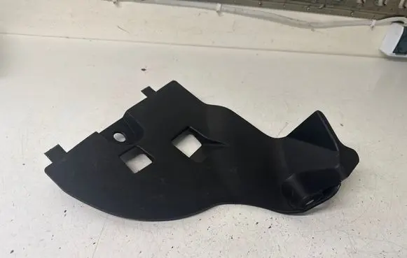 Opel Vivaro Dashboard lower bottom trim panel 8200020062 D6136S600 91166770