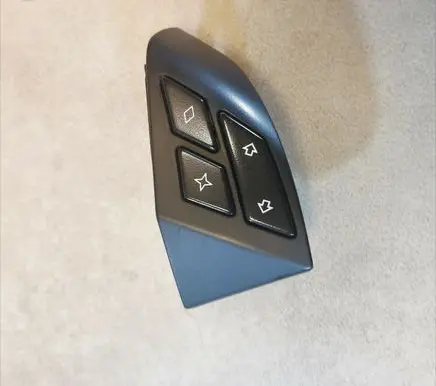 Steering wheel buttons/switches