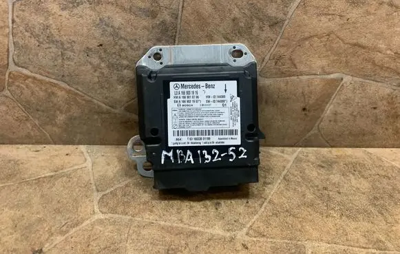 Mercedes-Benz GLE (W166 - C292) Airbag control unit/module A1669001916