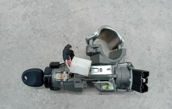 Hyundai i20 (PB PBT) Ignition lock 