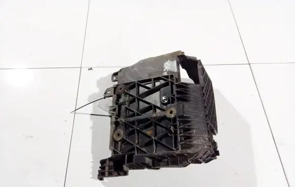 Renault Scenic II - Grand scenic II Battery box tray 8200467409