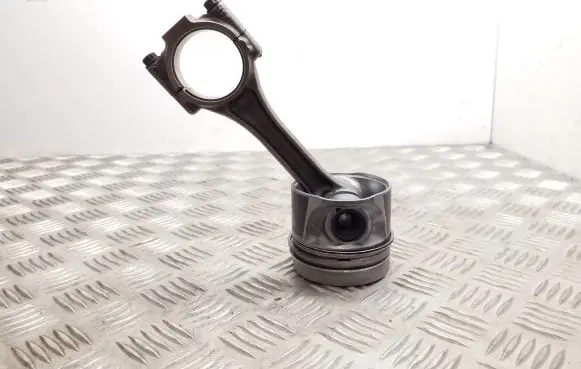 Skoda Octavia Mk2 (1Z) Piston with connecting rod 79L98 CAY 03LA
