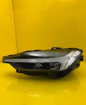 Volvo XC60 Headlight/headlamp 32404705