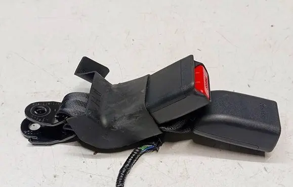 Toyota Yaris XP210 Rear seatbelt buckle 309104610A