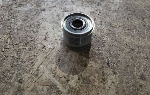 Renault Clio IV Alternator pulley 7701477689 06E903119K