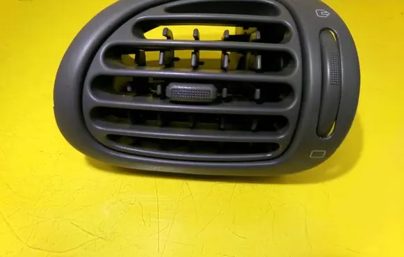 Peugeot 206 Dashboard side air vent grill/cover trim 8632184377