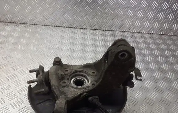 Volkswagen PASSAT B6 Front wheel hub spindle knuckle