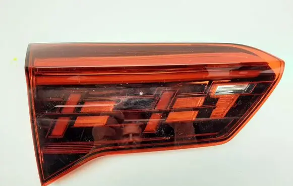 Tailgate rear/tail lights