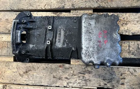 Mercedes-Benz W123 Oil sump R1020141702