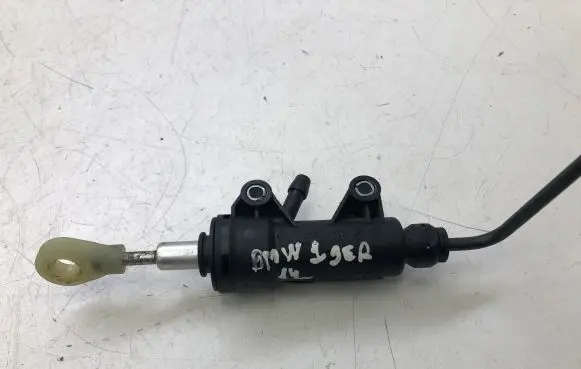 BMW 1 F20 F21 Clutch master cylinder 13670610