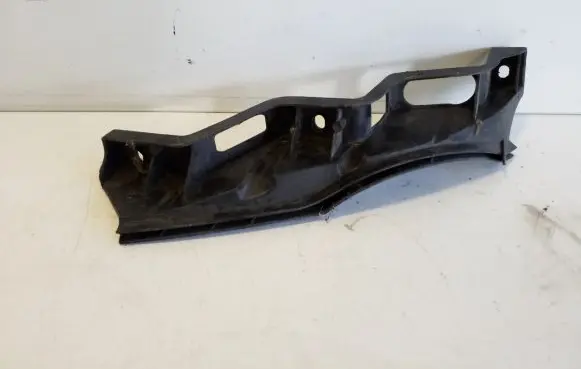 Volkswagen PASSAT B6 Front bumper mounting bracket 3C0807890