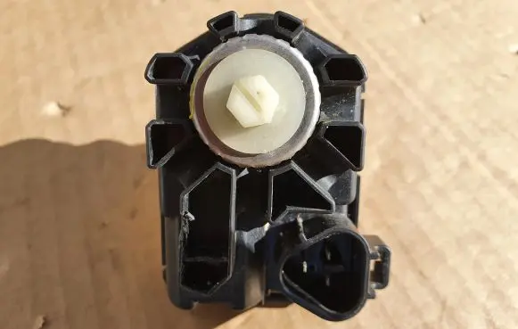 Nissan Qashqai Headlight level adjustment motor 100000000 10018116
