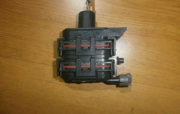 Mercedes-Benz S W140 Central locking vacuum pump 9062700252