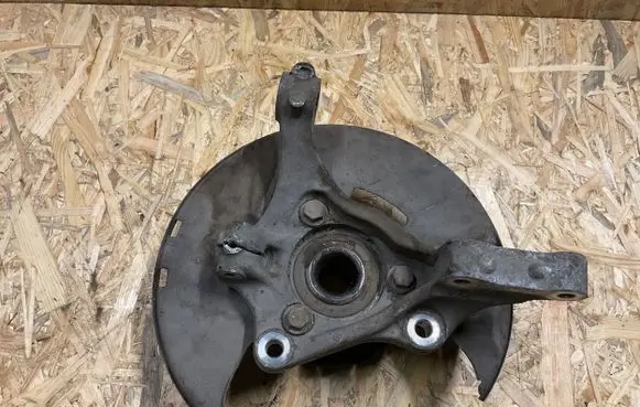 Opel Insignia A Front wheel hub 