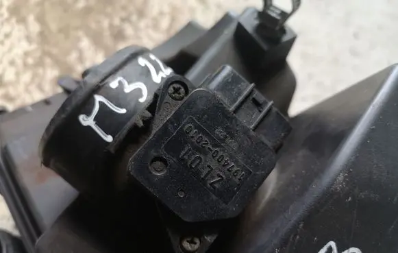 Mazda 3 II Mass air flow meter 1974002010