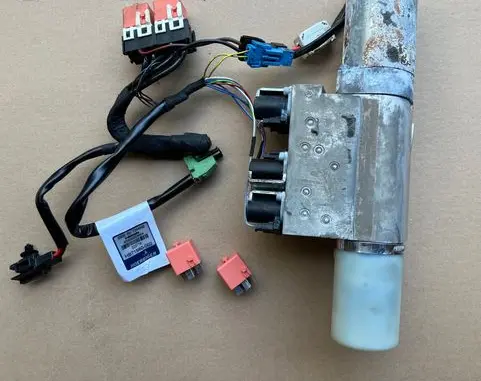 BMW 4 F32 F33 Convertible roof hydraulic pump 54377344440 7344440