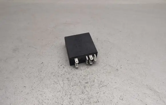 Audi A4 S4 B5 8D Other relay 8D0907701A