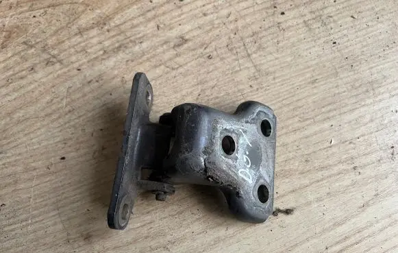 Land Rover Freelander Rear door upper hinge