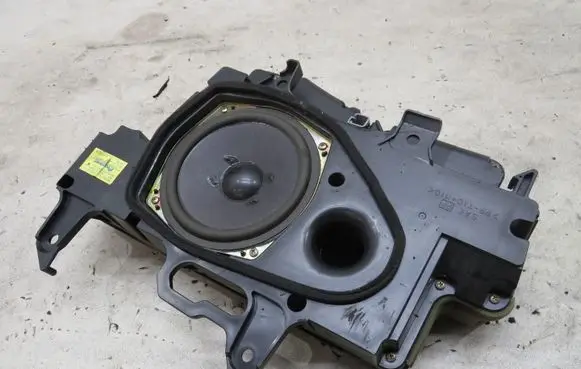 Toyota Land Cruiser (J120) Subwoofer speaker KRIS235789