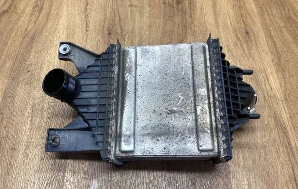 Land Rover Discovery 5 Intercooler radiator FPLA6K775AB EM831001