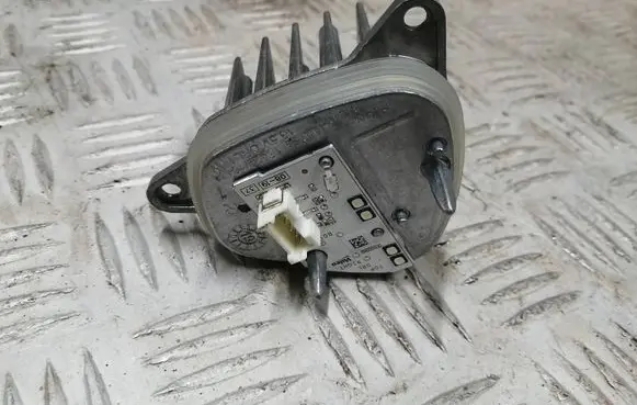 Volkswagen Golf VIII LED ballast control module 90112530 9130085431A