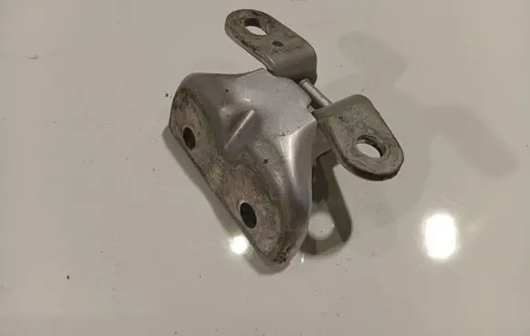 KIA Sportage Rear door lower hinge